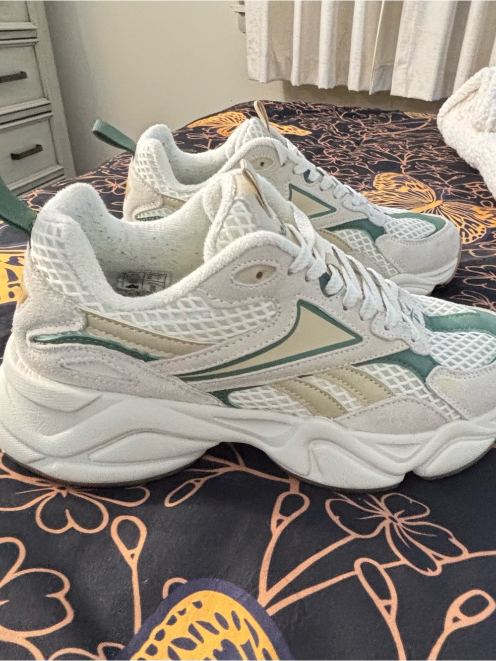 Reebok Women’s Chunky Sneakers in Cream and Seafoam